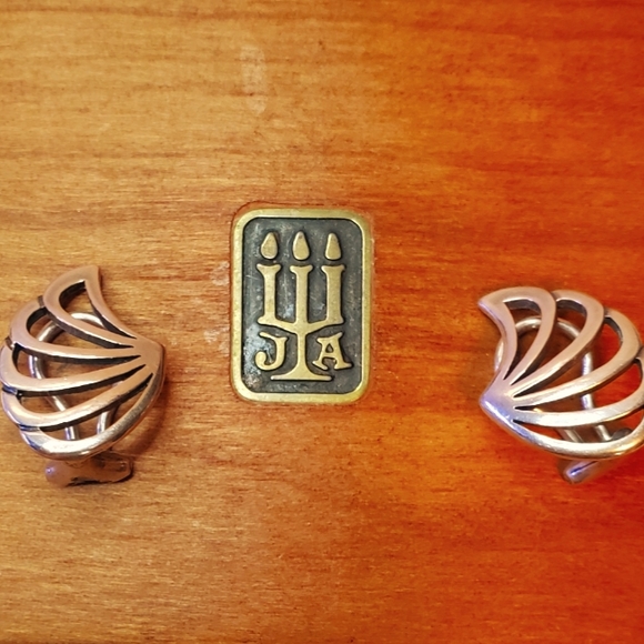 James Avery Open Shell Ear Clips - Picture 1 of 7
